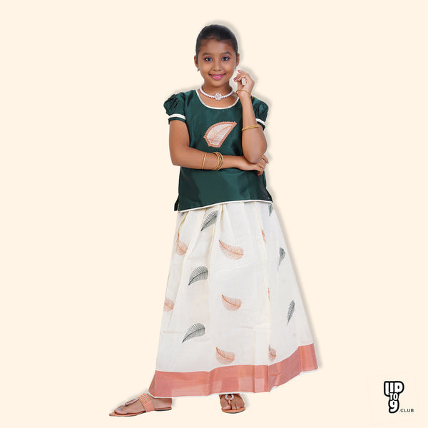 SKV ETHNIVERSE Girls' Traditional Indian Lehenga Choli Set, Green and Copper  , Feather print pattu pavadai